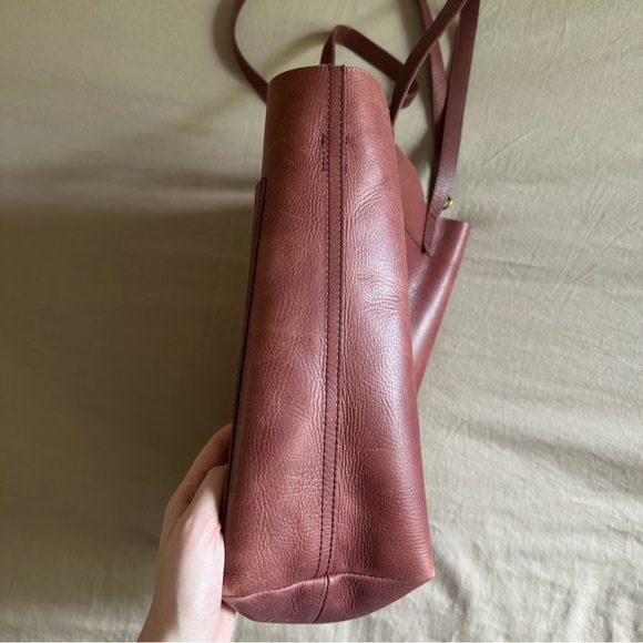 Madewell Medium Transport Crossbody Tote in Burgundy - Picture 4 of 8